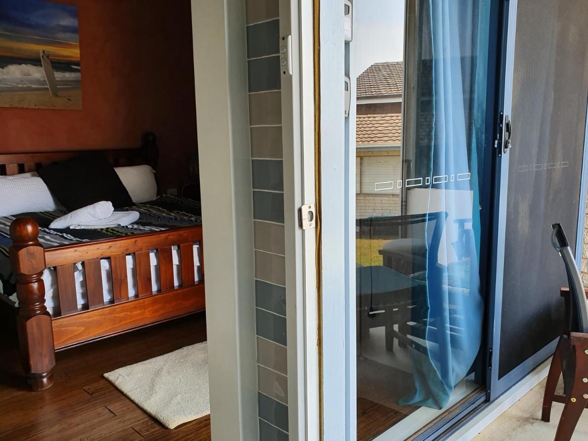 Just-4-You! Amazing Sea Views, Wifi, Fully Air-Conditioned, King Bed Vincentia Bagian luar foto